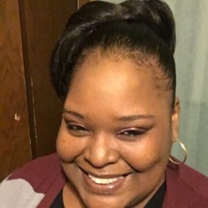 Meet your Posher, Adrianne